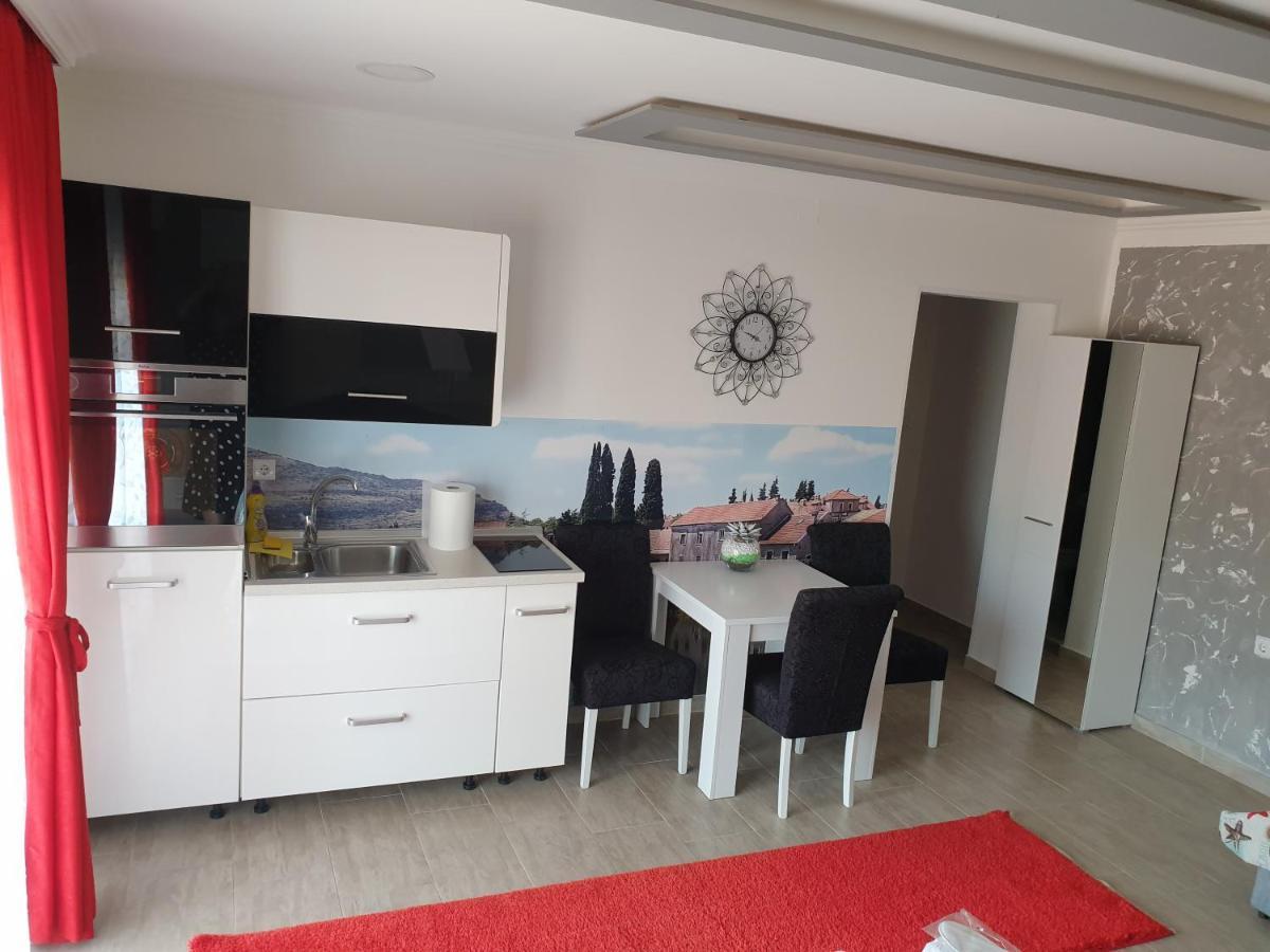 Mango Apartments Τρέμπινιε Εξωτερικό φωτογραφία